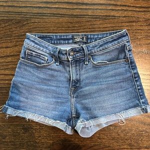 JEAN SHORTS Abercrombie and Fitch Harper low rise shorts SIZE 24 00